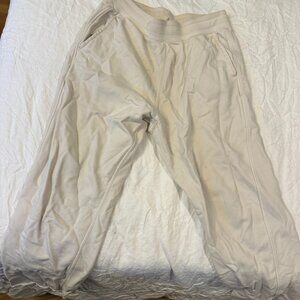 Uniqlo Cream Capri Sweatpants
